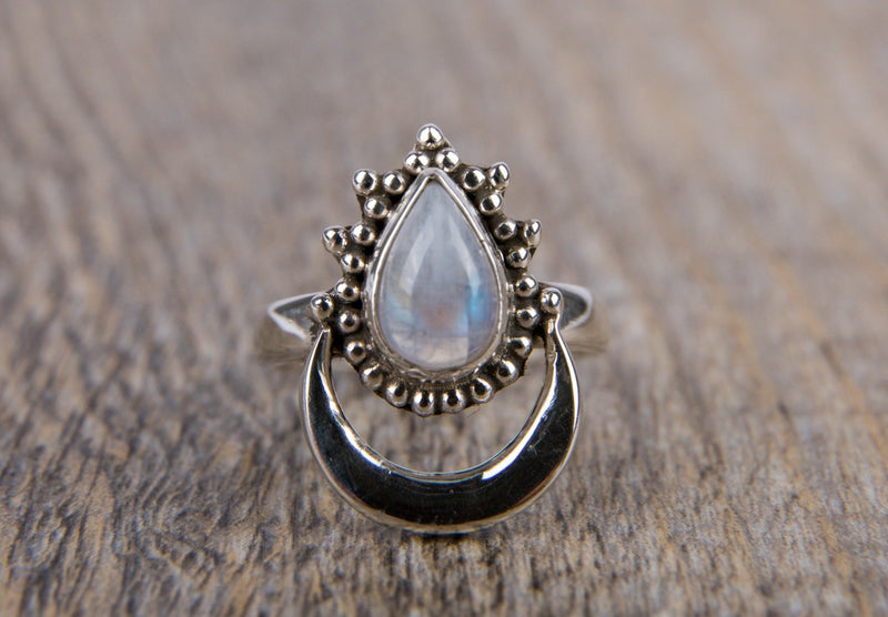 Crescent Moon Moonstone Ring - Kat's Collection