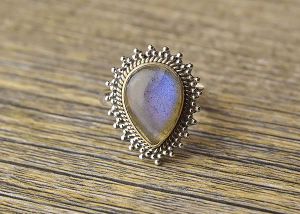 Labradorite Tribal Sterling Silver Ring - Kat's Collection