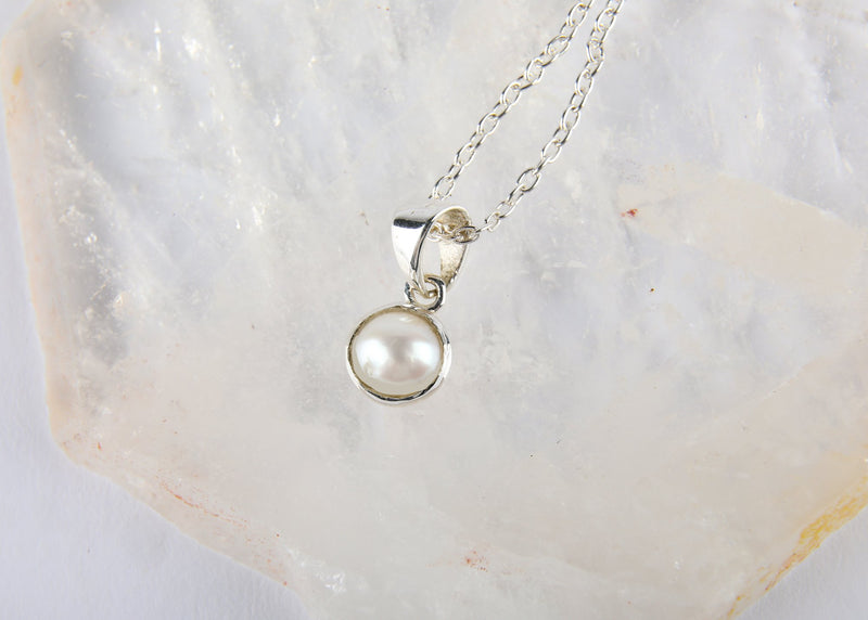 Pearl Pendant - Kat's Collection