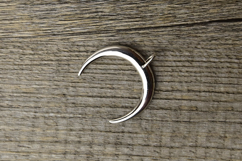 Silver Crescent Moon Pendant - Kat's Collection